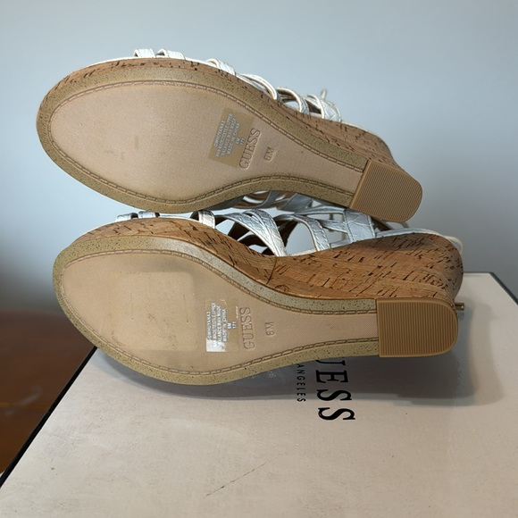 Guess White Wedge Croc print Back Lace-up Sandals 6M - Picture 4 of 6
